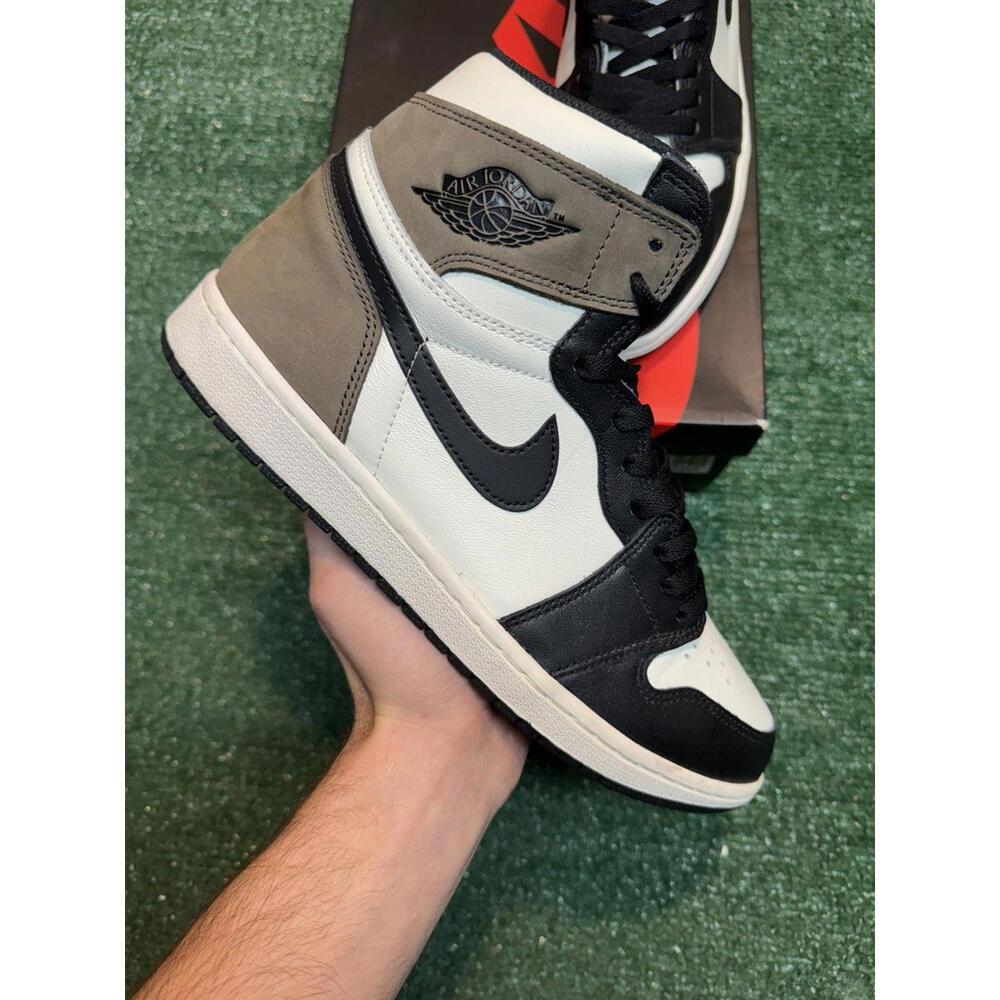 Jordan Retro 1 Dark Mocha Size 11.5